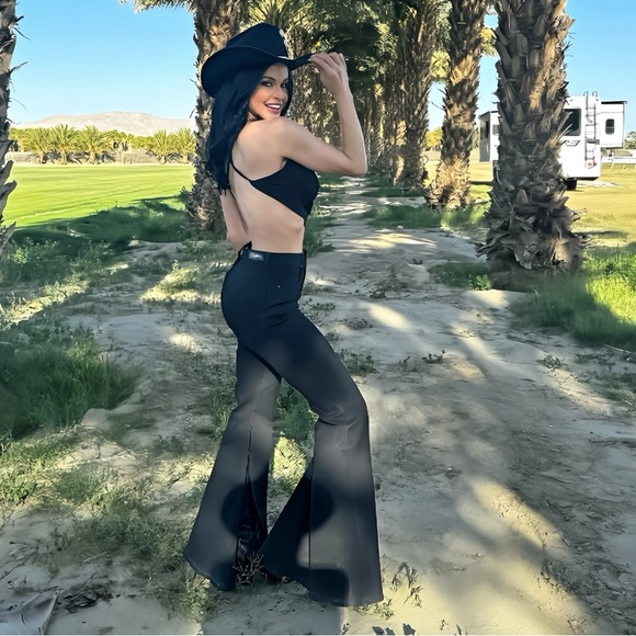 SHYANNE WOMEN'S HIGH RISE SUPER FLARE TULIP JEANS SIZE 27 - Picture 4 of 16